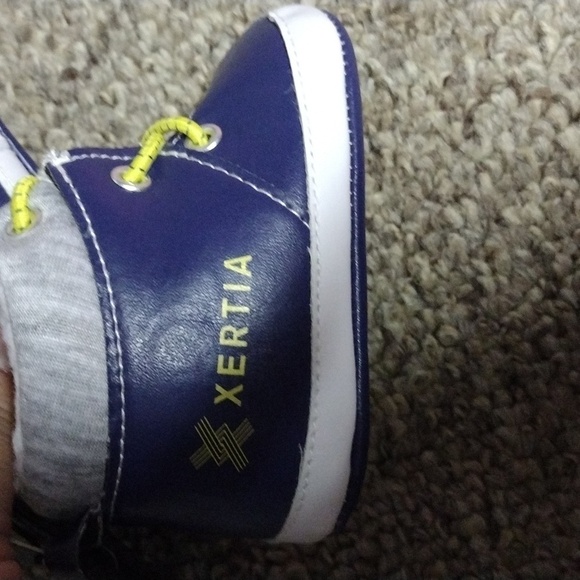 NWT Xertia Infant Boy Sneakers size 2 - Picture 3 of 9
